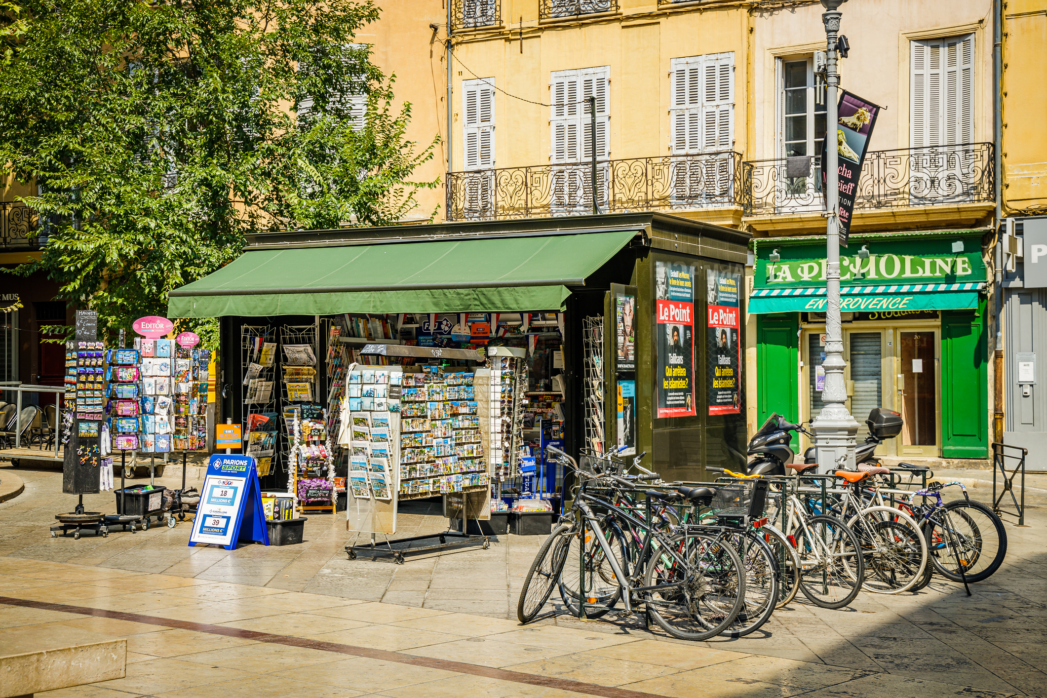 France catholique: un hebdomadaire pour les célibataires